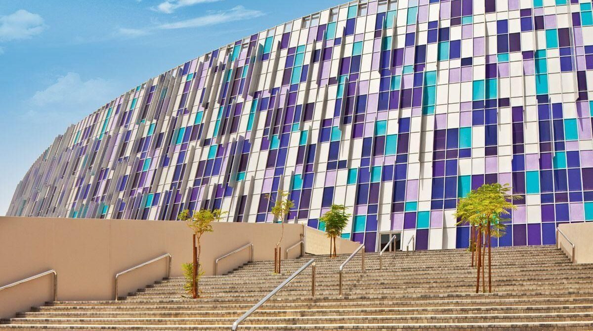 J8RAecOJ-UAE-University