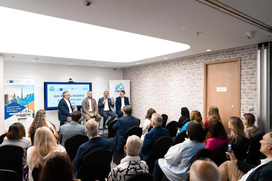 expertdiscusssionsduringtheahkbusinessbreakfasteventinrakez-jpg